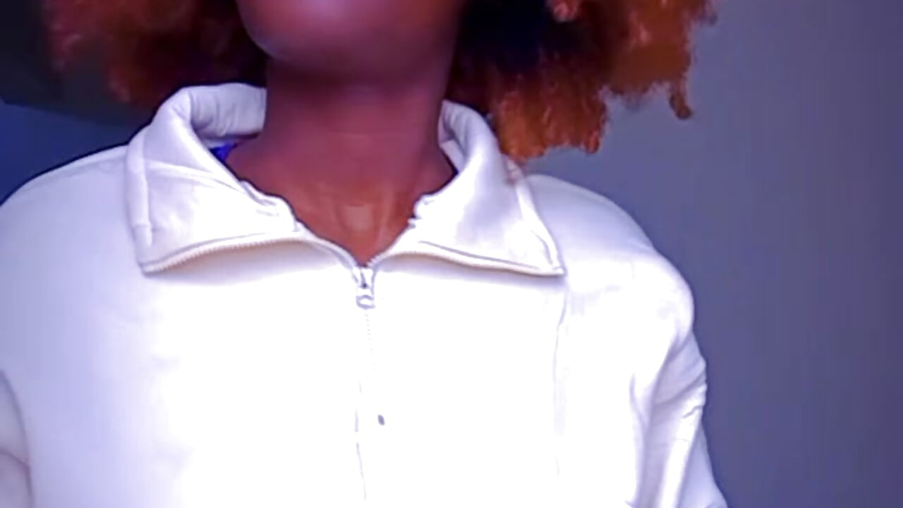 63985 - video by Missvee44 cam model