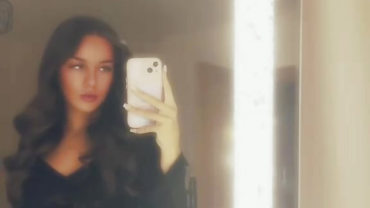 😊 – video od webkamerové modelky Georgiageex