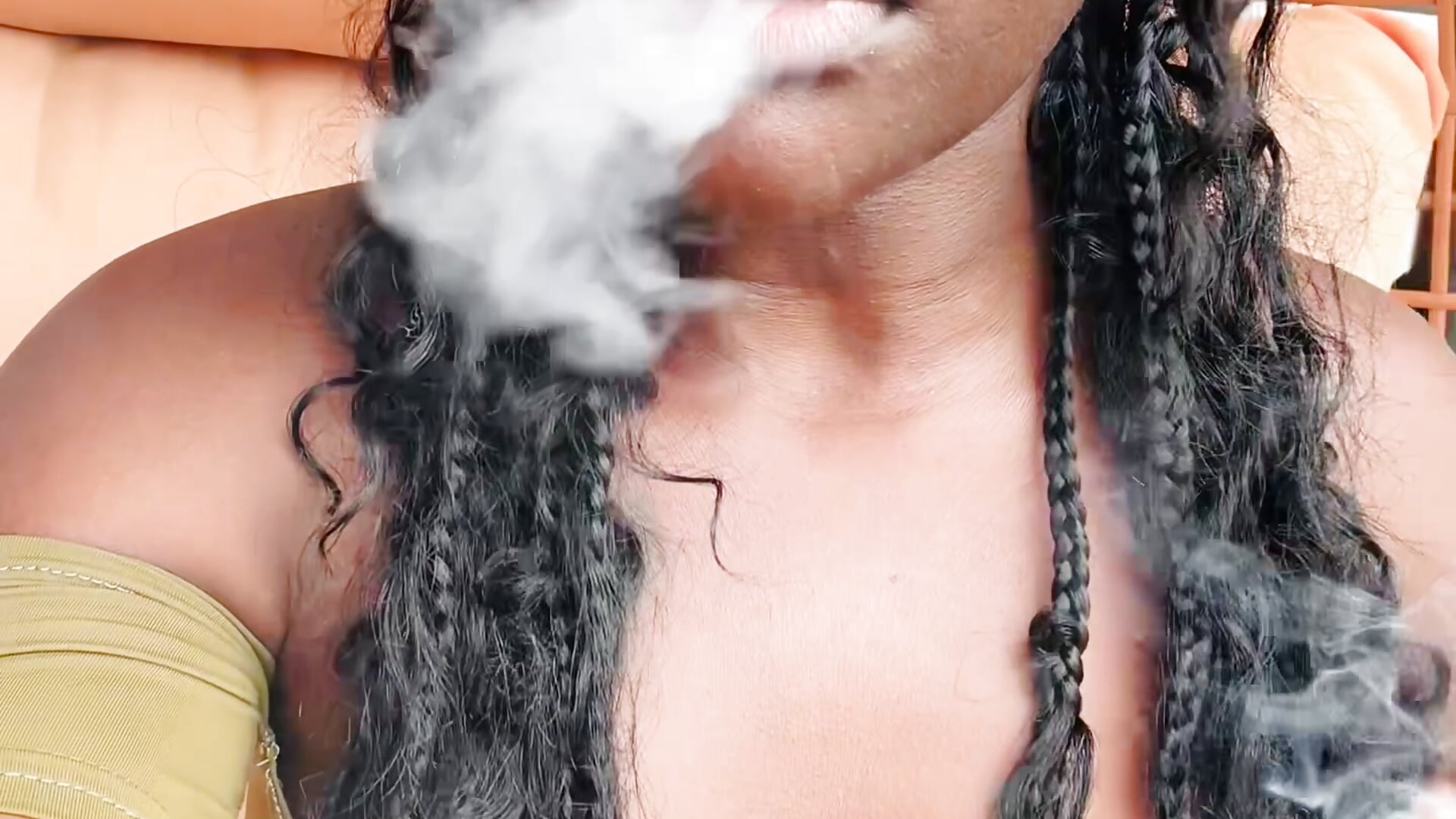 Let’s smoke - vídeo de Hot-seduction modelo de câmara