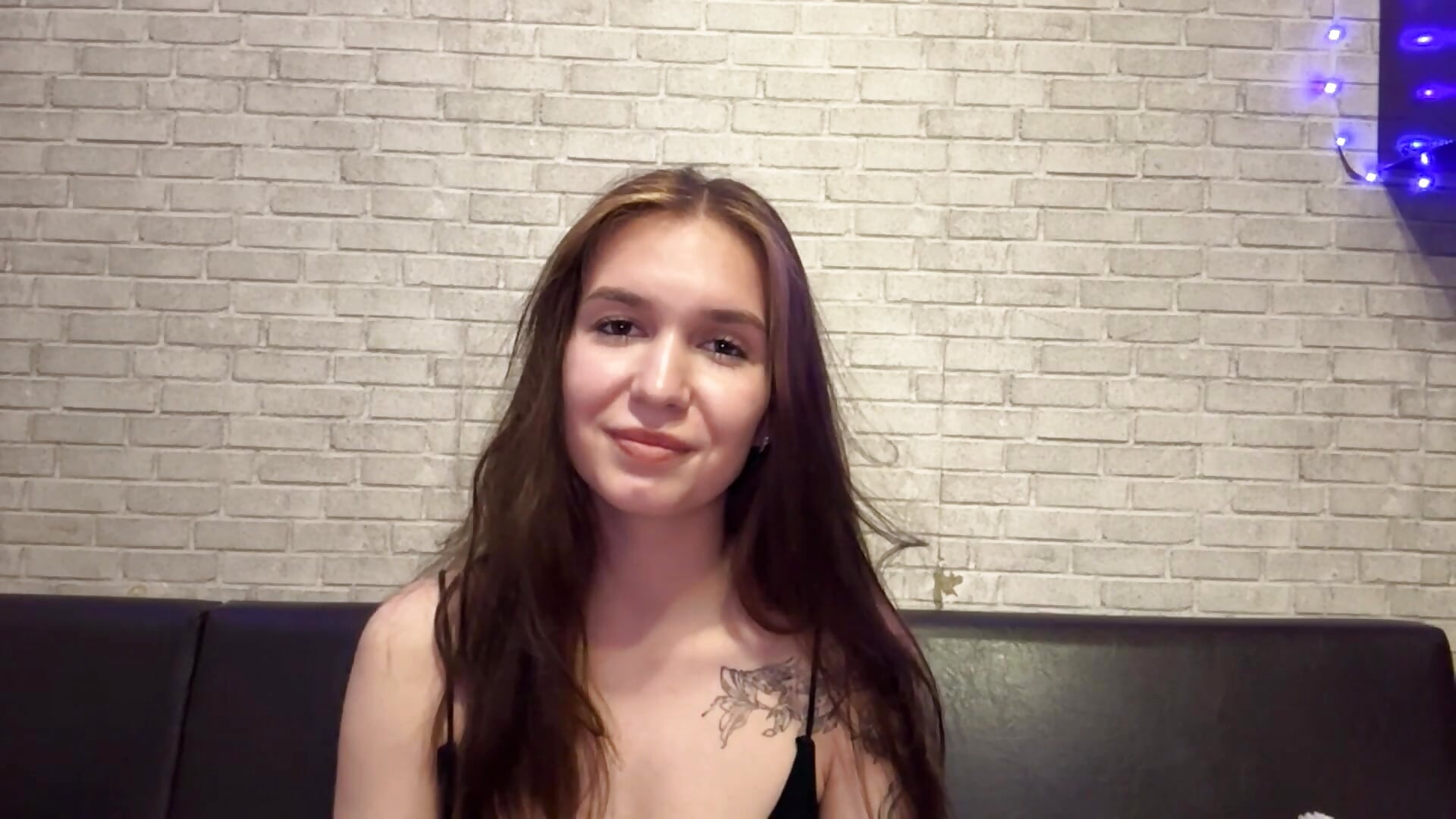 just - hi! - vídeo de la modelo de cam Vitacute
