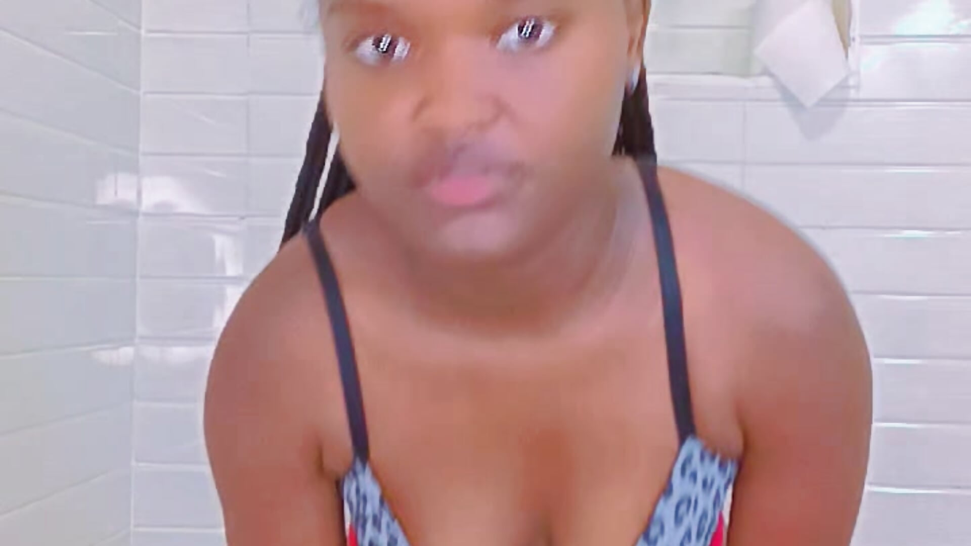 193 – video modela na kameri little_creamy