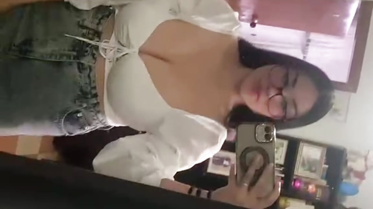 WhatsApp Video 2026-06-03 at 7,39,43 PM - βίντεο μοντέλου karen_golden1