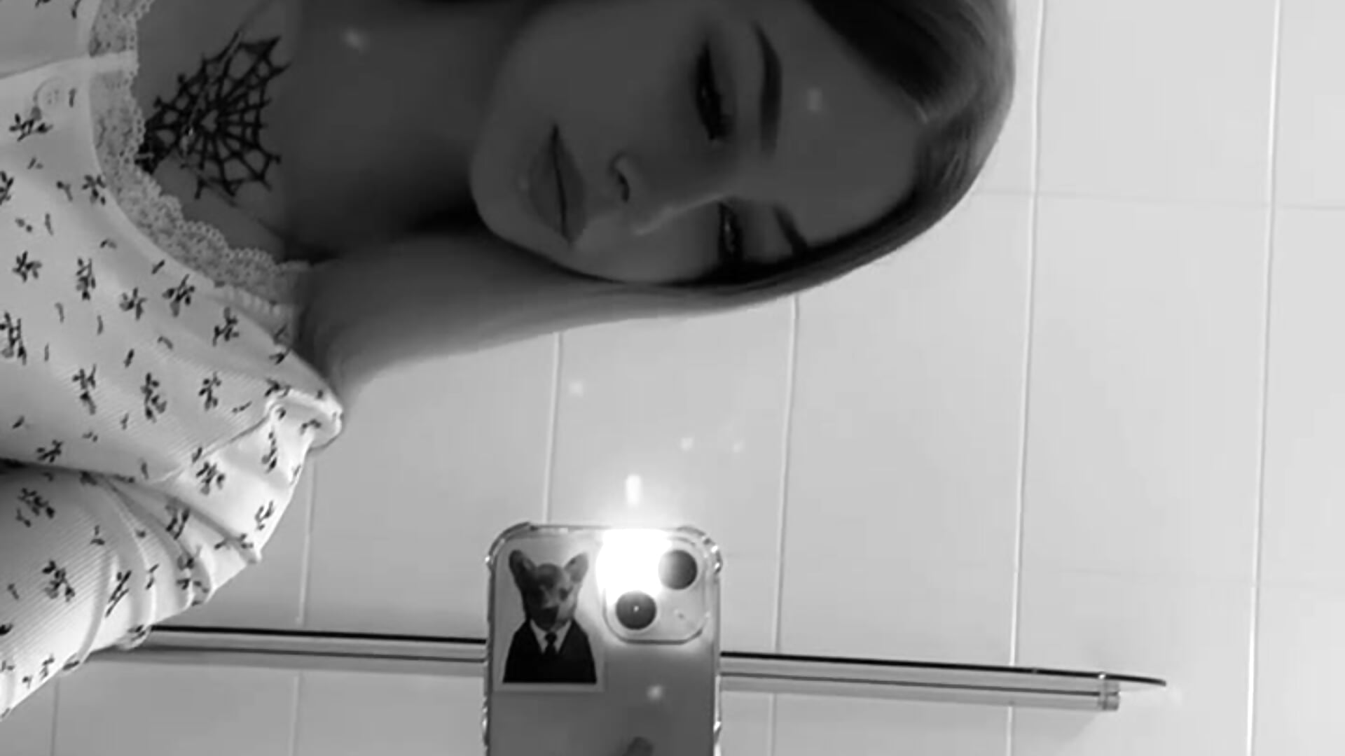 B&W - vidéo du modèle de showcams DeniseMekus