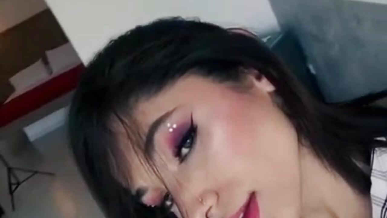 Sexy Face 😈 - video oleh model kamera HazelWindsor