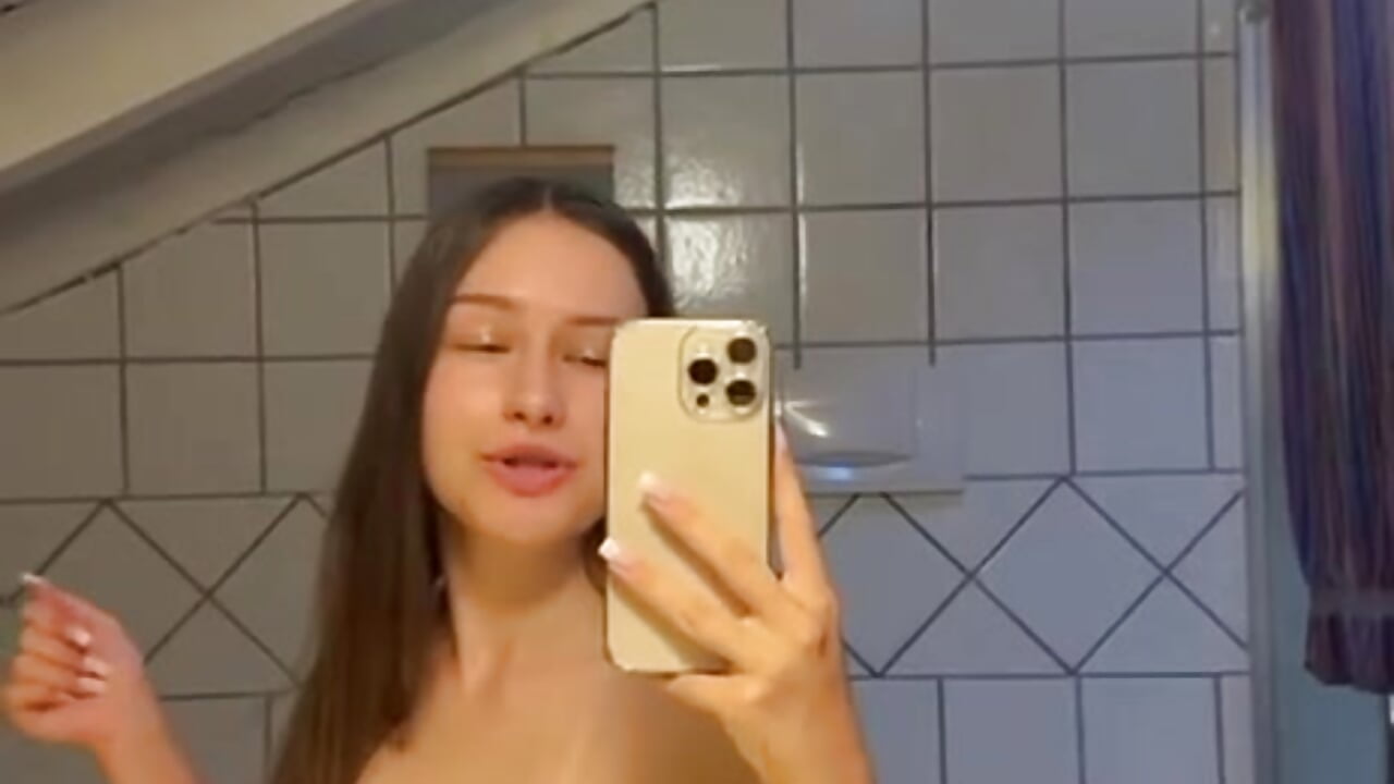 Beautiful me – video af ShaylaChong cam-model