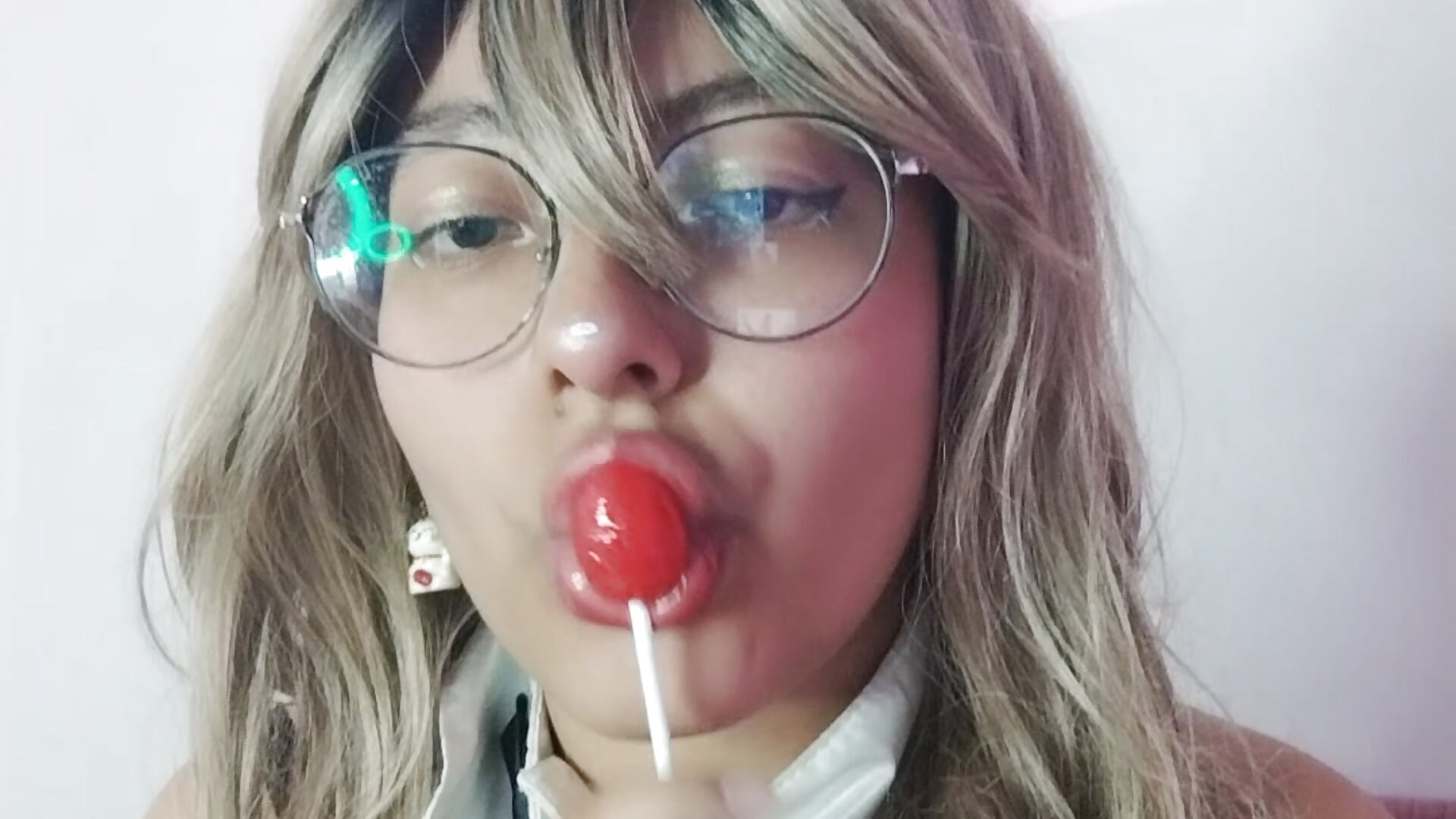 The pleasure of sucking - video di Sugiri-erocosplay modella di cam