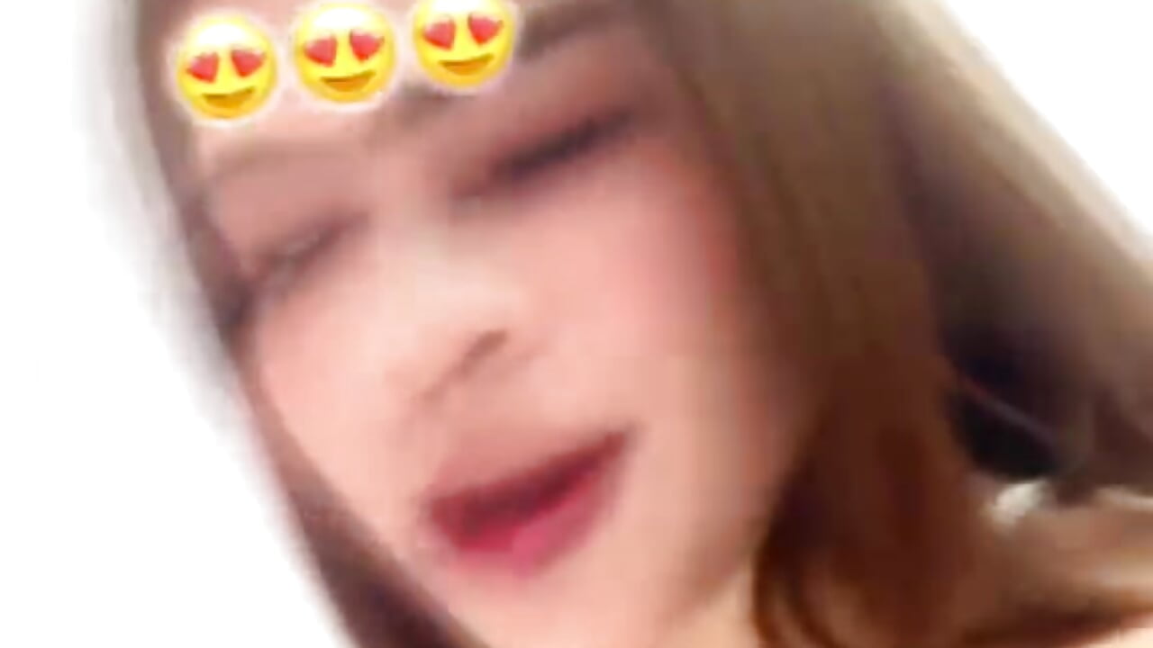 Kiss - video oleh model kamera AliceCruzz