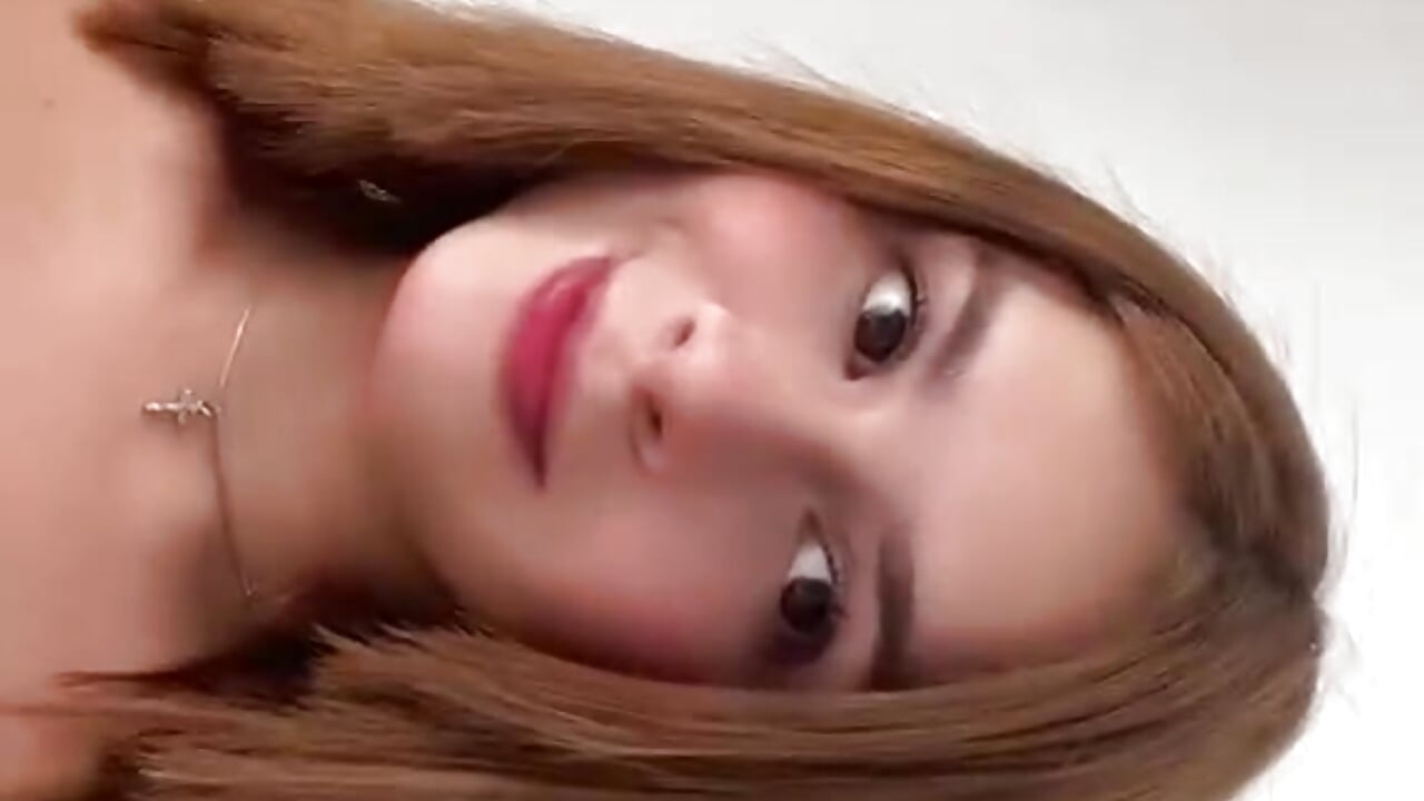 🤗 - video oleh model kamera AliceCruzz