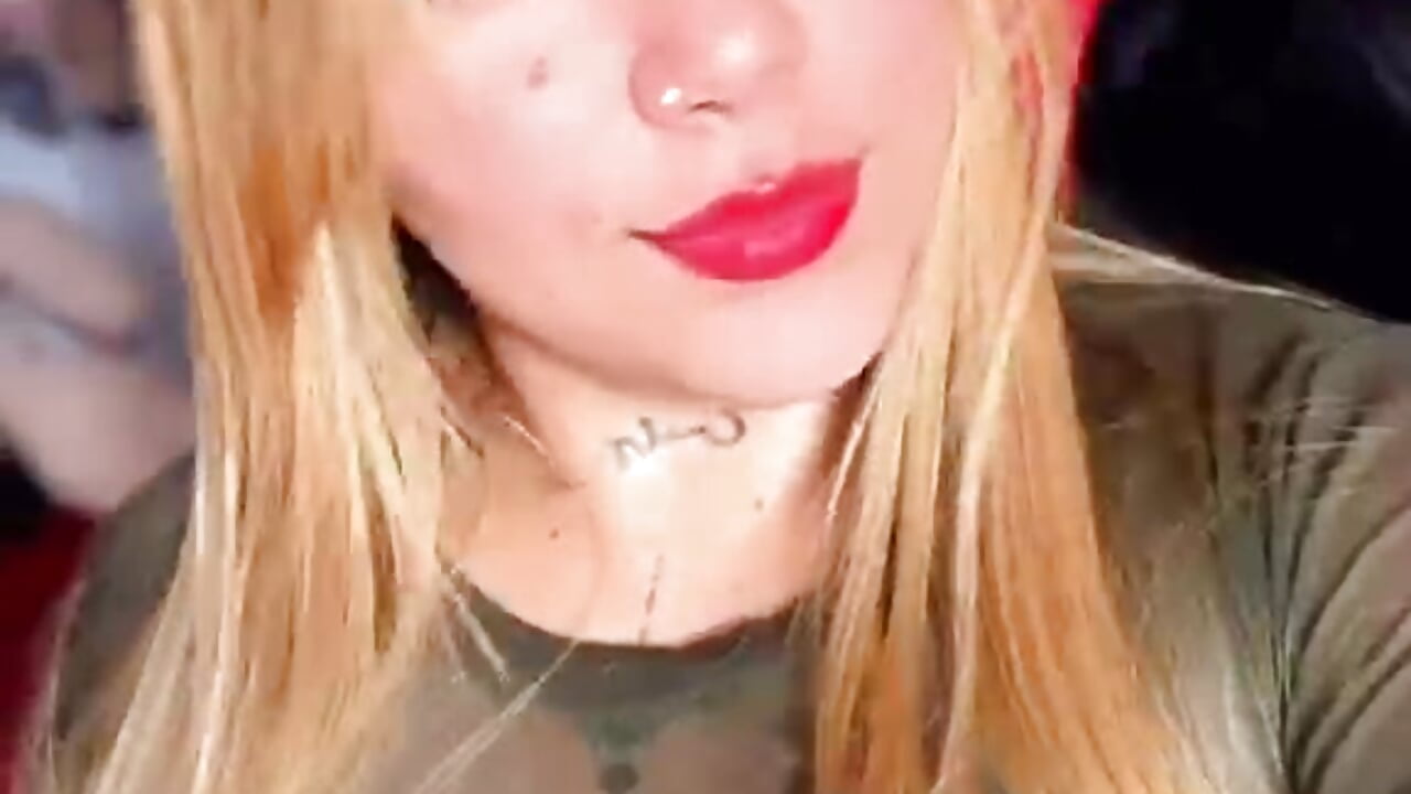 Honey👙 – video od webkamerové modelky Sharon_blare