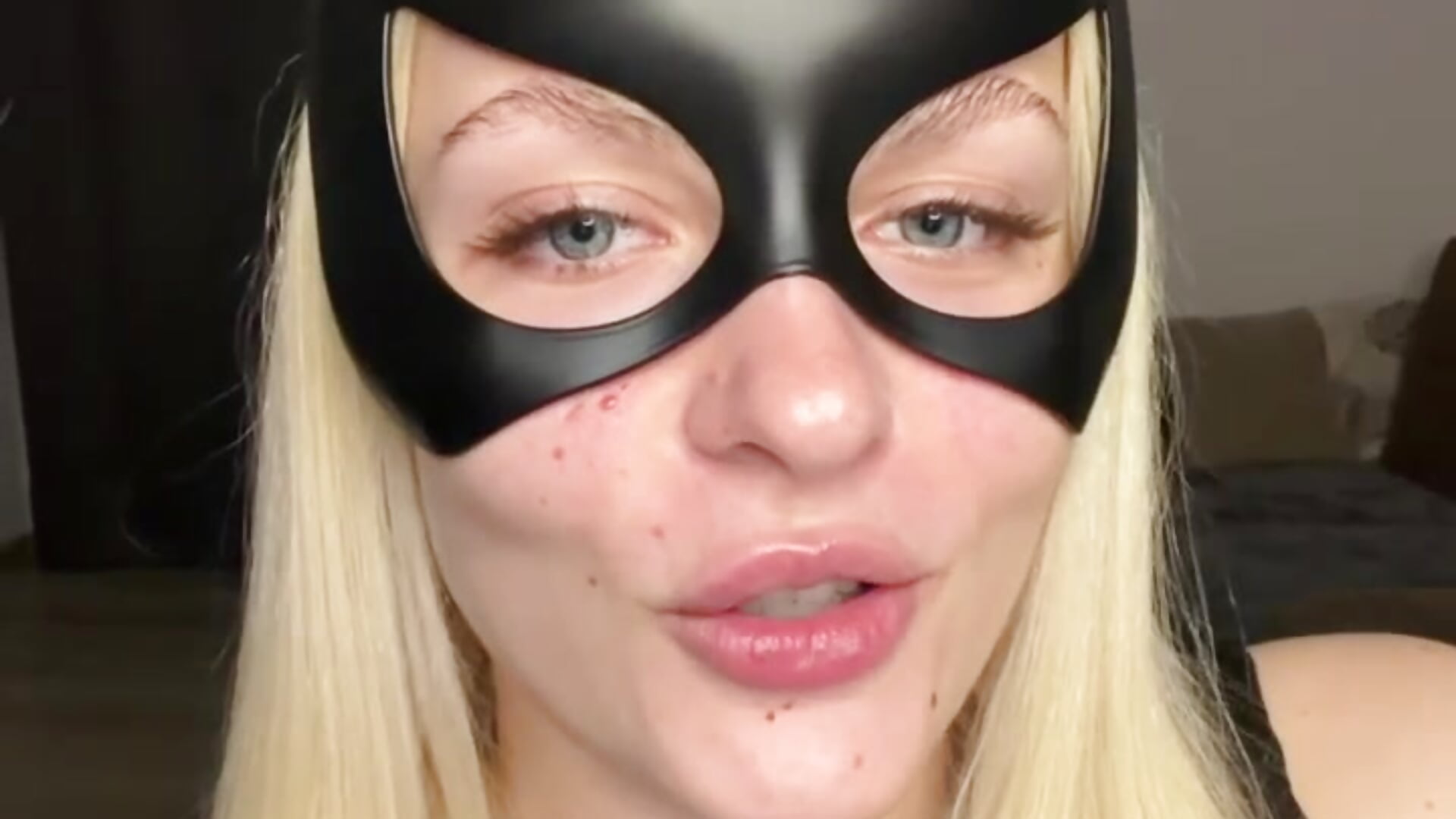 piercings - video oleh therealevasin kamera model