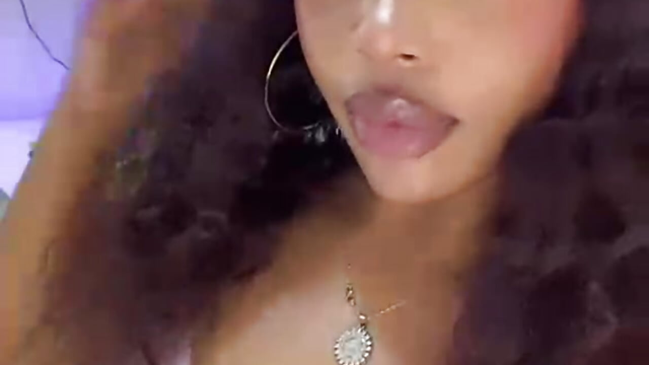 Do you want to undress me? - video di ShuriLux modella di cam
