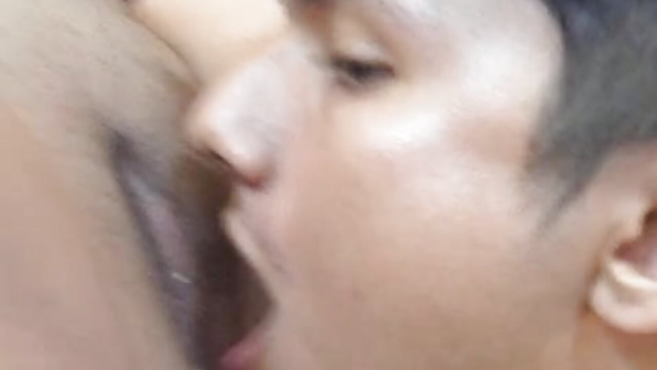 This very wet vagina is very penetrating