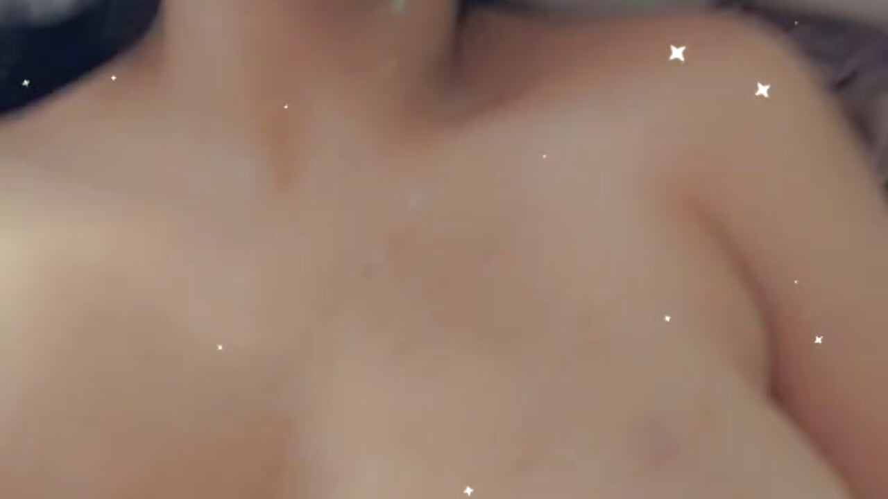 Playful Kitty 🥵 - video by MamaBee88 cam model