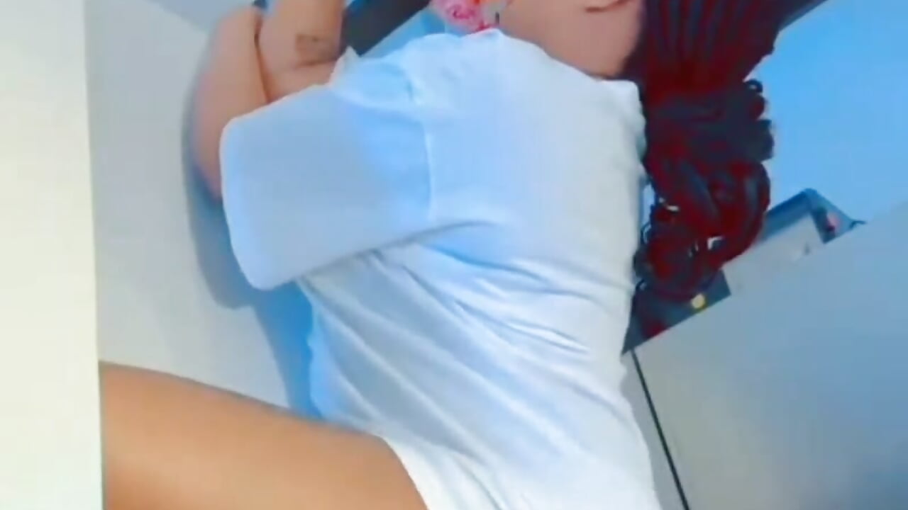 pretty goddess...trust me!!! - video của người mẫu cam QweeenOfHeaven
