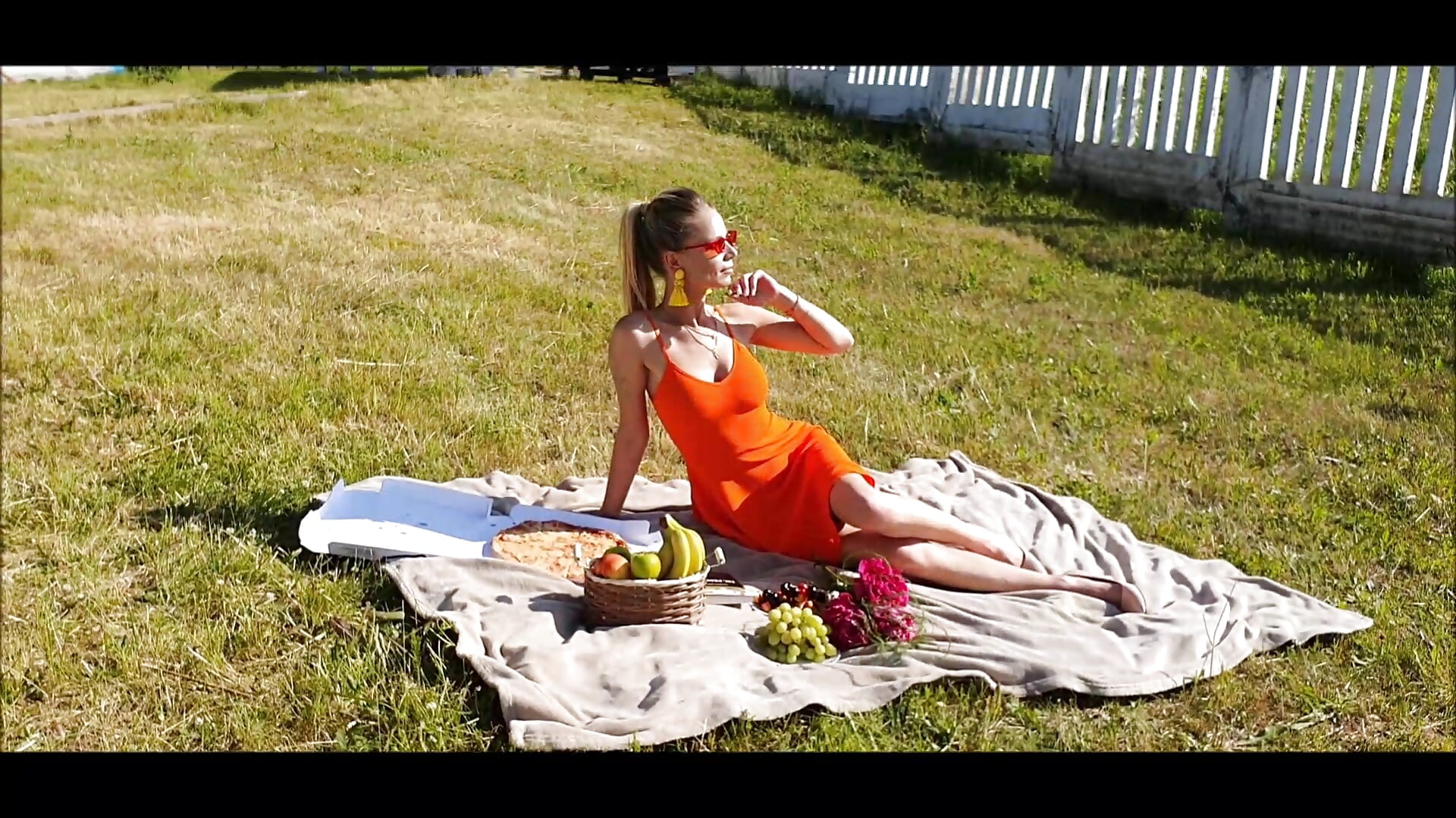 Sun - vídeo de la modelo de cam MiliChat