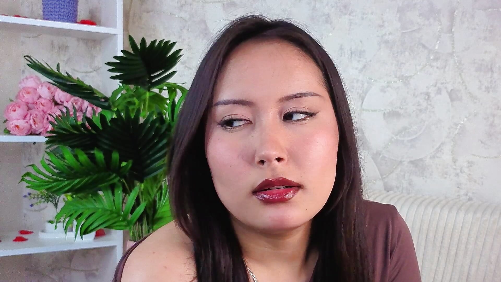 I'm just teasing you with my face^^ - video by LaritaLevell cam model