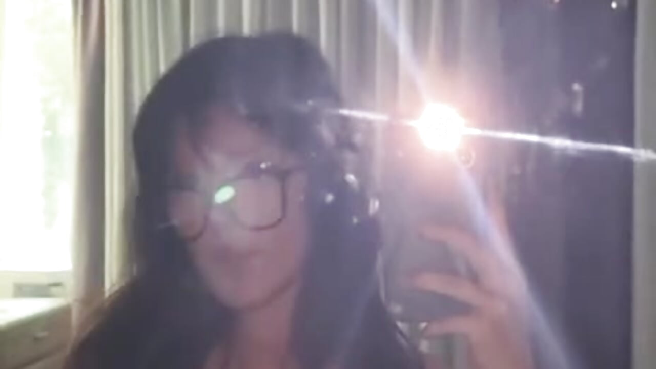 between me and me - video di simi_hazel modella di cam