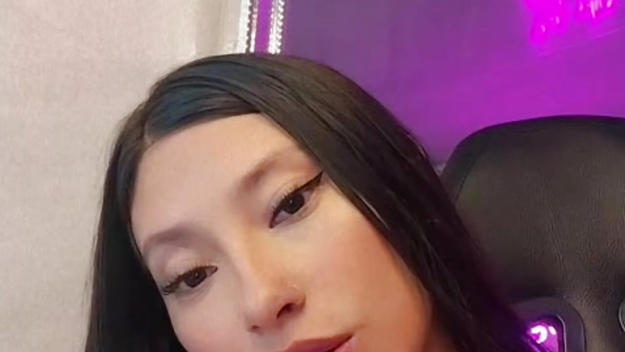JEN – video od webkamerové modelky Queen_Jen