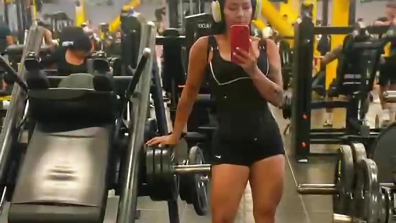 exercising a little - video by Helena_rosee cam model