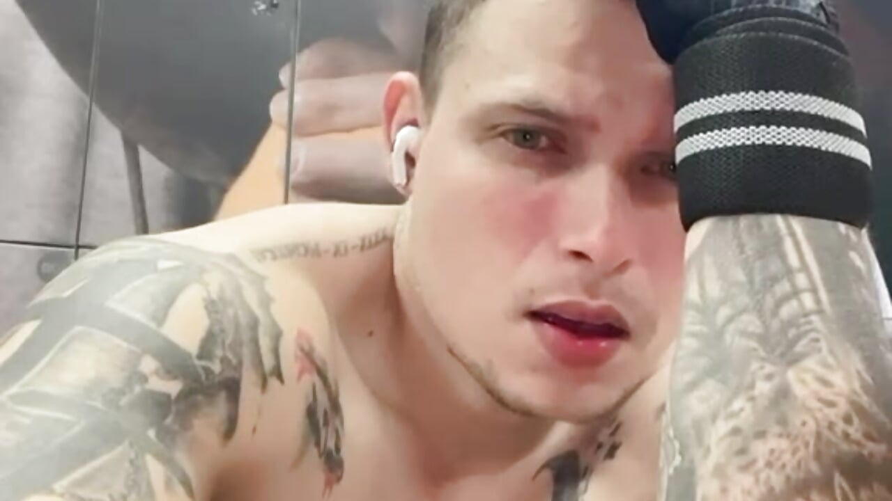 😏👀