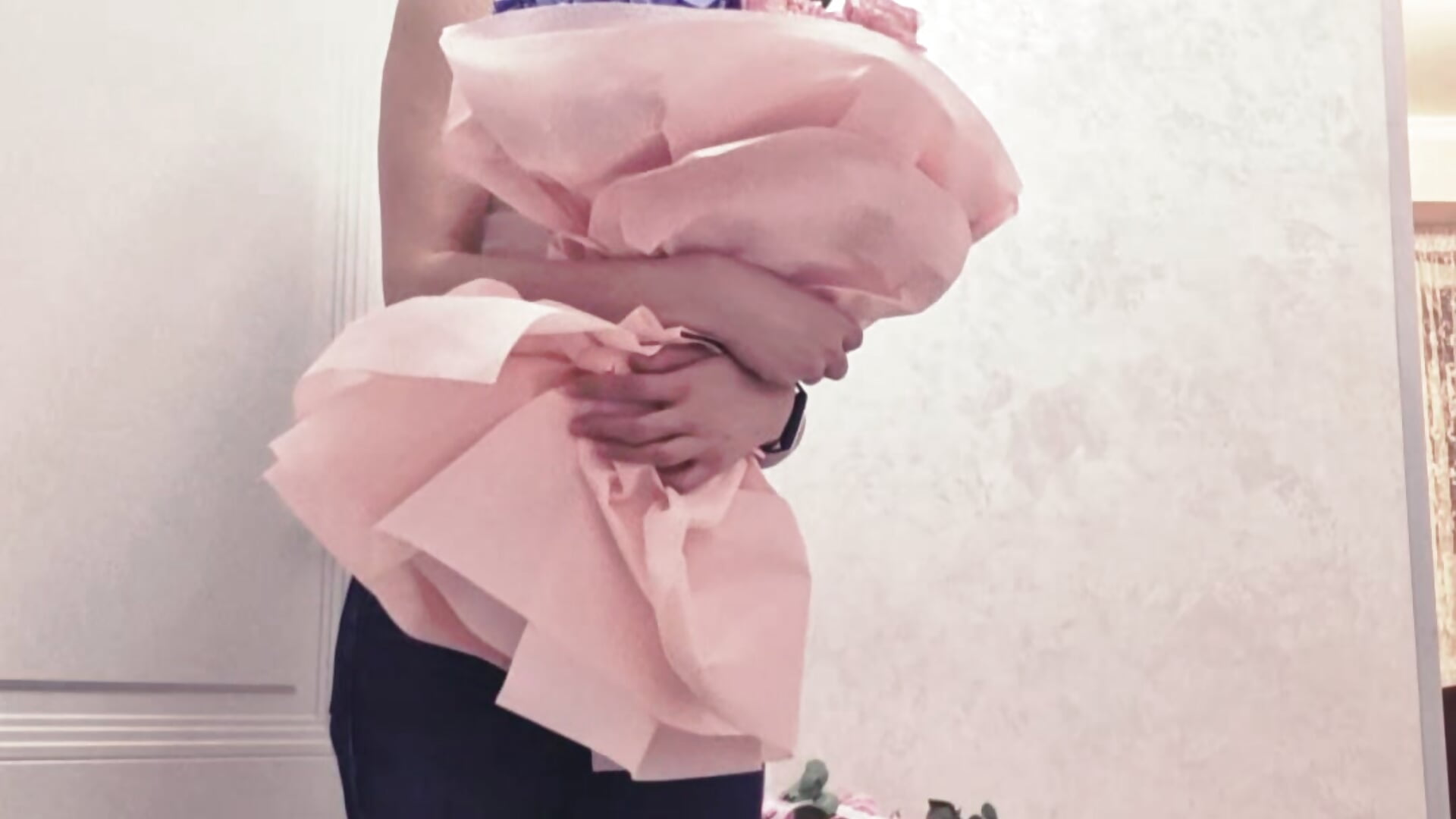 gift bouquet from my fans - video by LimpedFlyby cam model