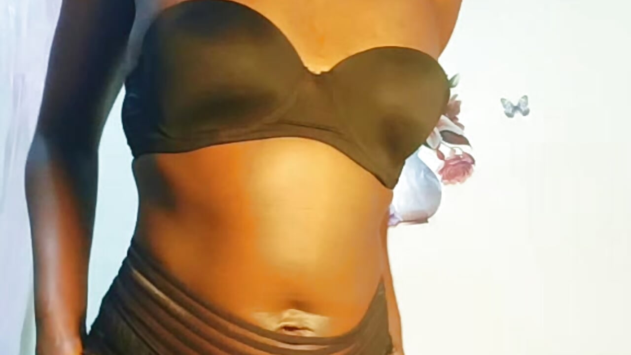 Still a 🎎 – video af Babydoll-vibe cam-model