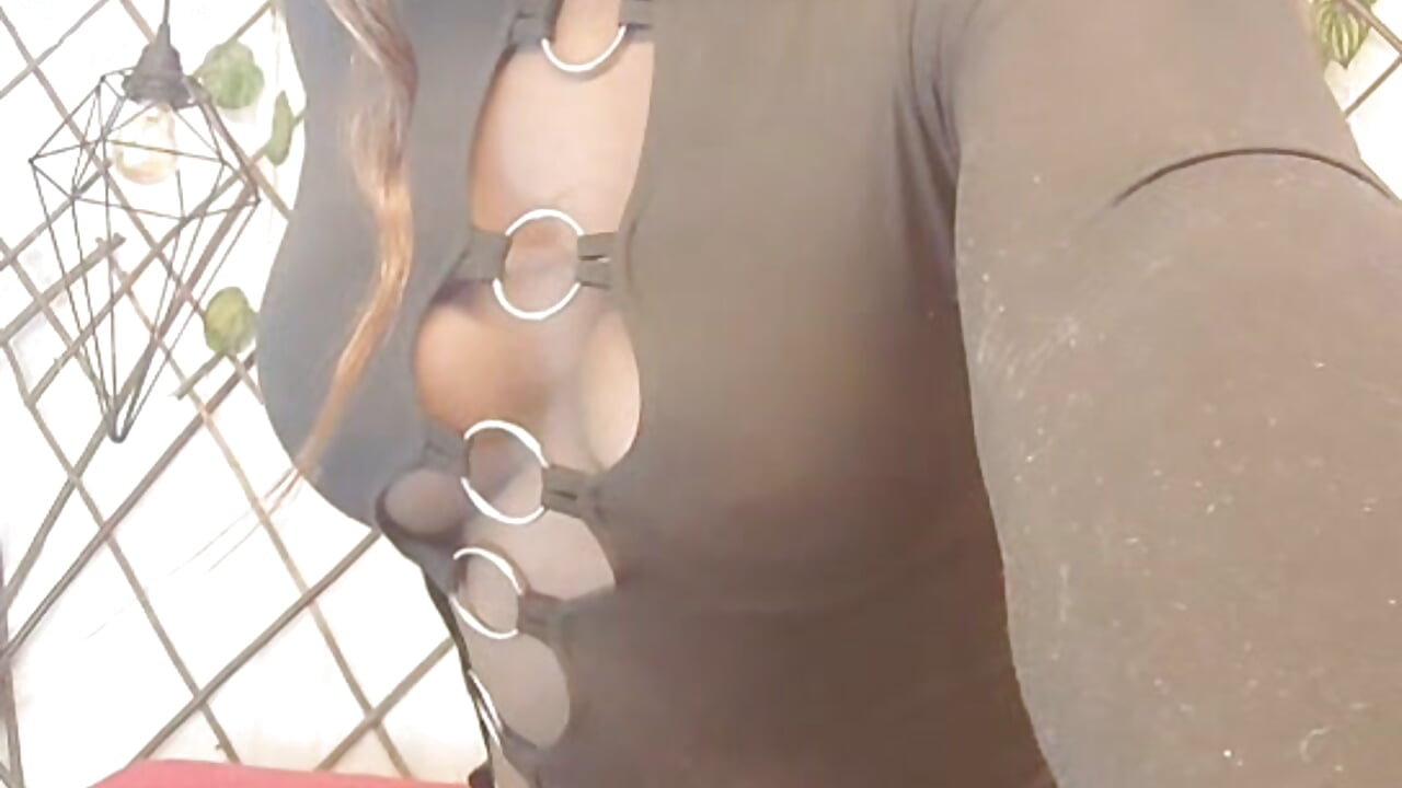 Hot sexy black woman - video by vickysinisterra cam model