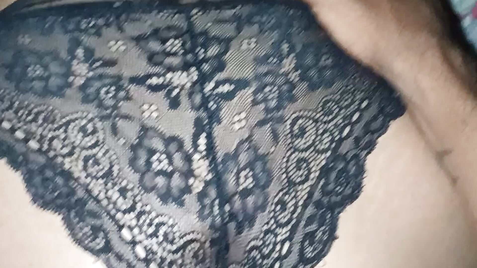 1000487010