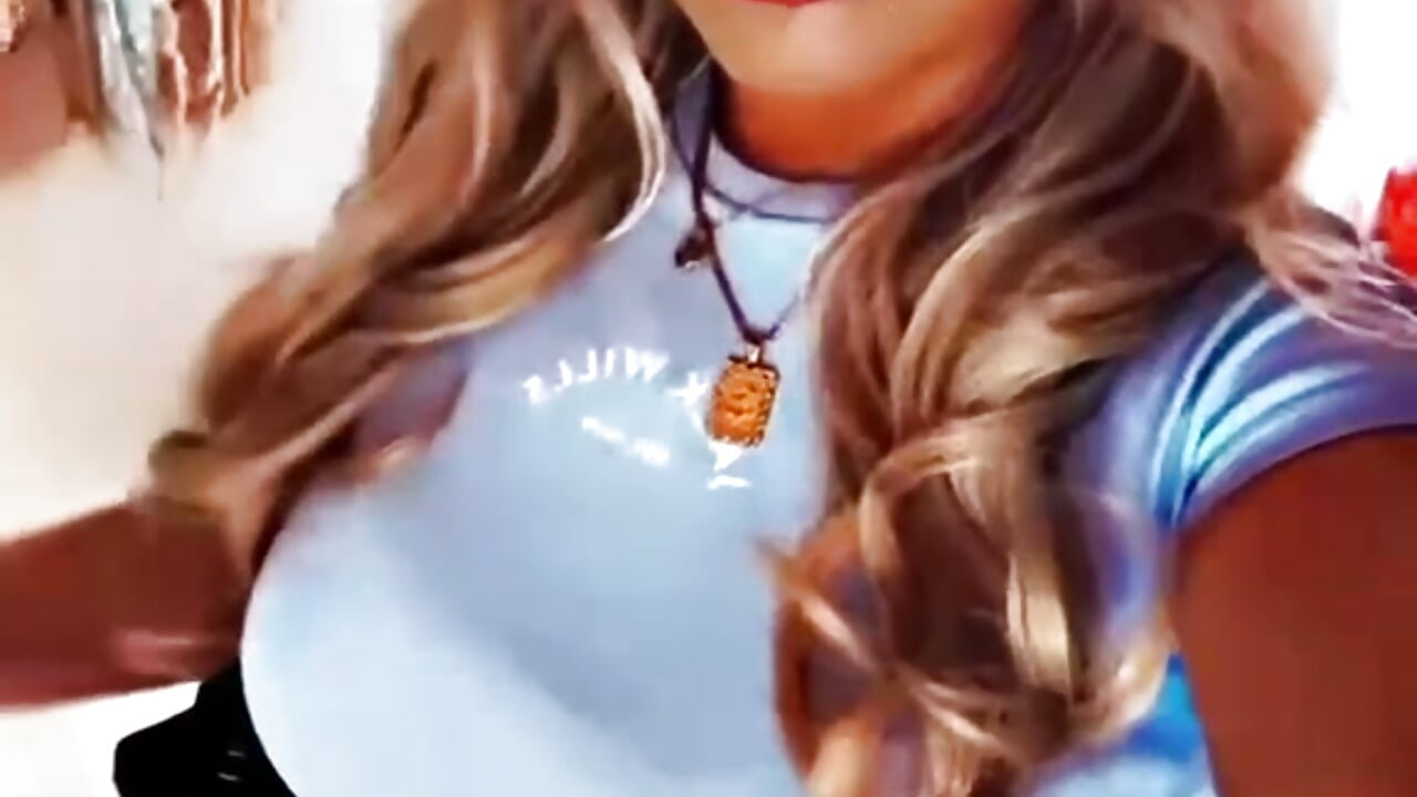 me xx - video by Missbrookee cam model