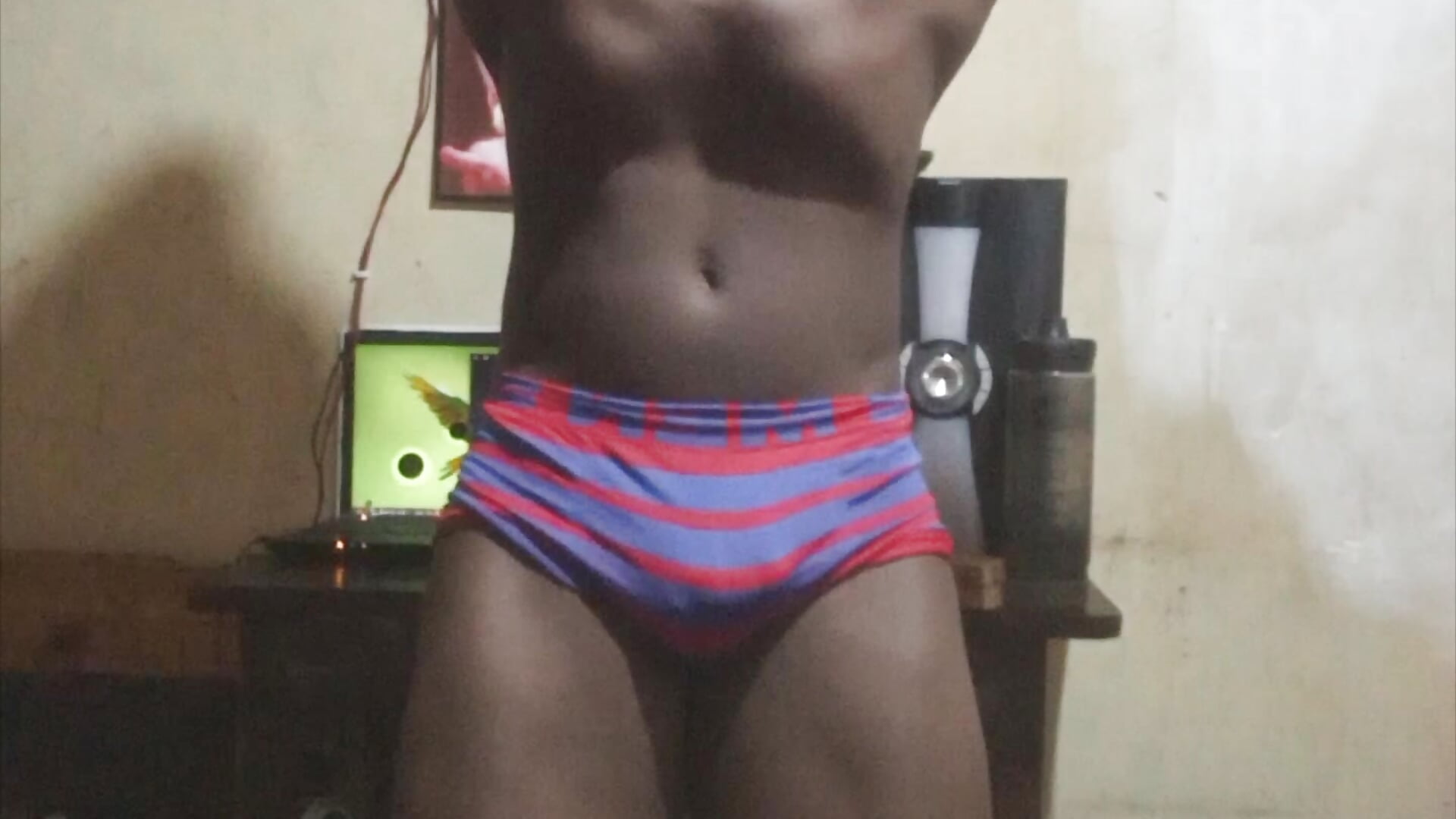 Muscle Dude 🥵💪 - video by Bagchaser cam model