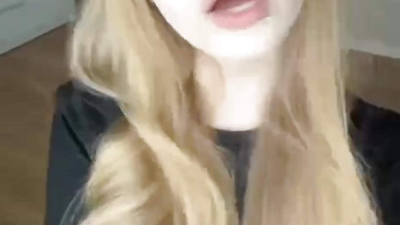 Its me - video by miasweetbby cam model
