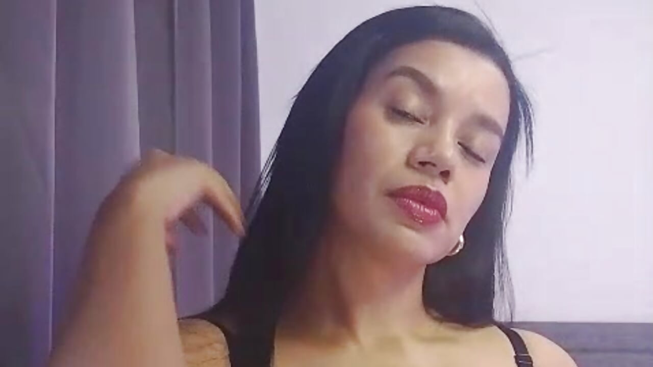 You Milf... - video của người mẫu cam Emily_milfF