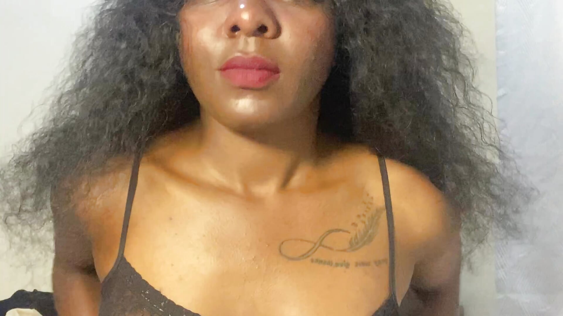 A glimpse of my pussy 👄