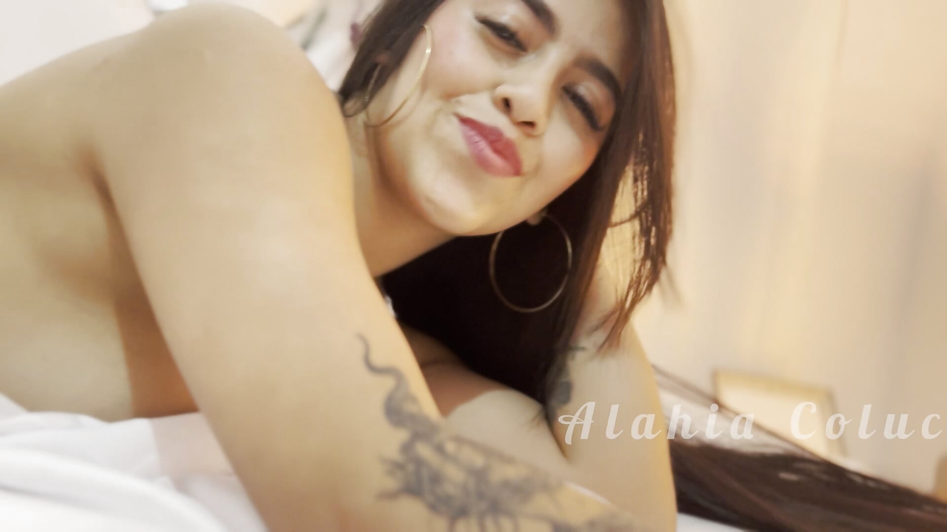 Alahia 💋 - video by AlahiaColucci cam model