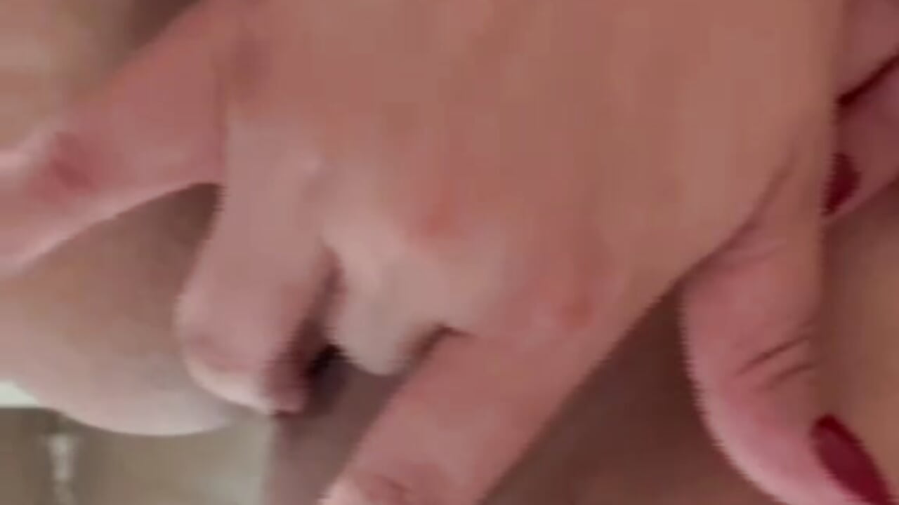 1000013735 - vidéo du modèle de showcams SerenaaLee