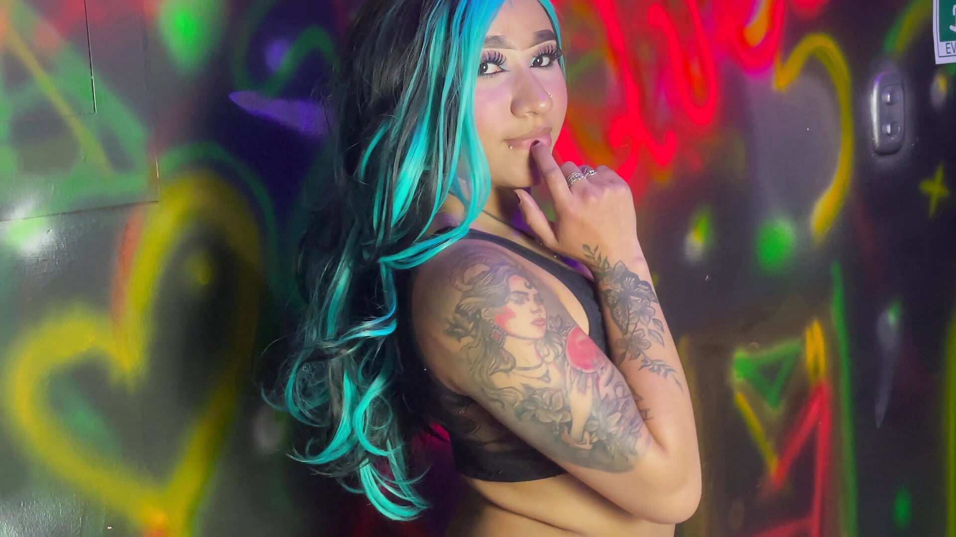 my tattoos 💋😈－カメラキャストのZafira_Starの動画