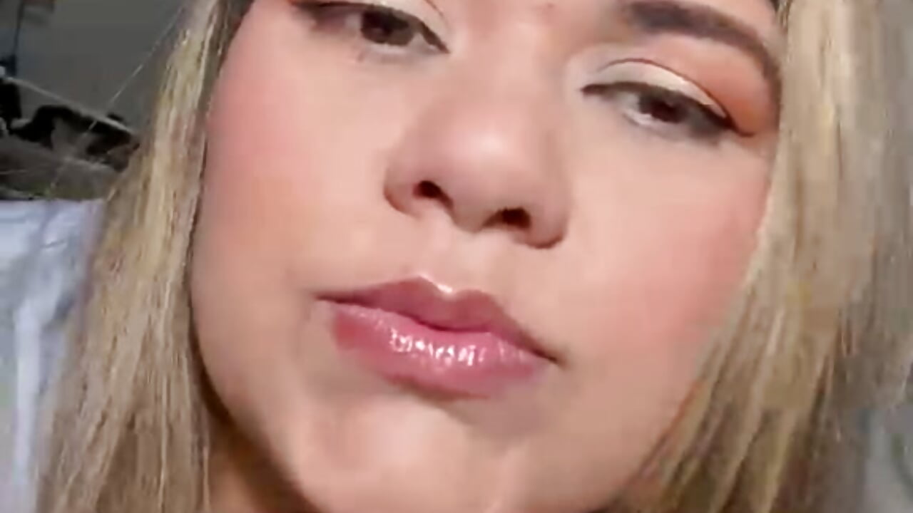 a little of me 💕 - Video von MILFaurora Cam-Model