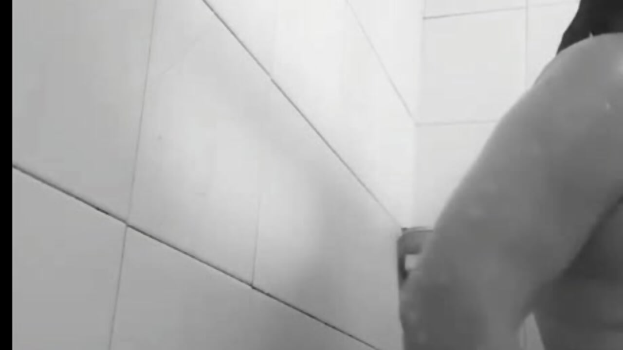 Take a shower – video modela na kameri Alexa_montiel