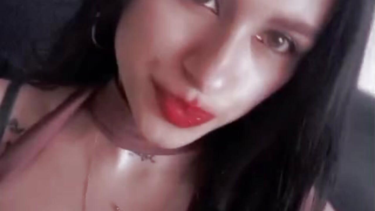 Hello World 💕😘 - video by lorenna_pym cam model