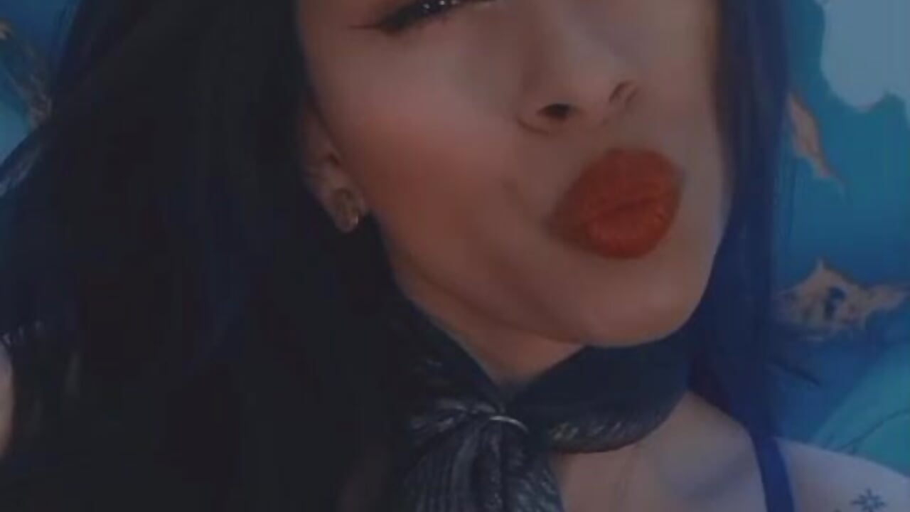 Cute 😍😈 - video by lorenna_pym cam model