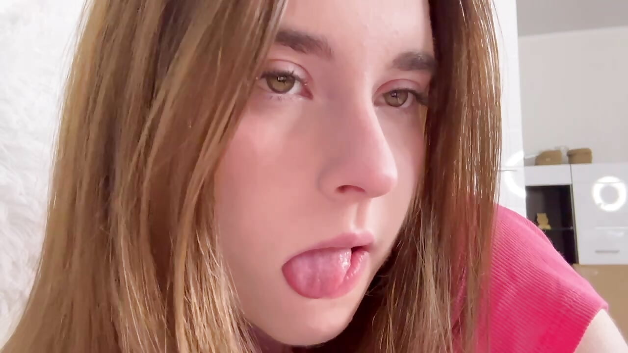 Licking My Lips Closeup - video by Lilit_Dream cam model
