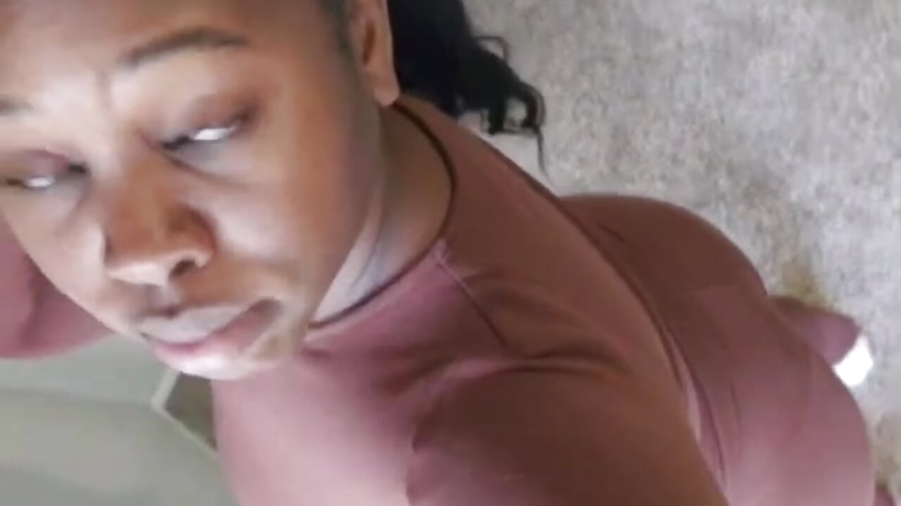 😏 - video by YuummyCookiee cam model