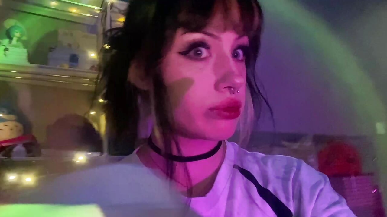 :) – video modela na kameri meowli_cute
