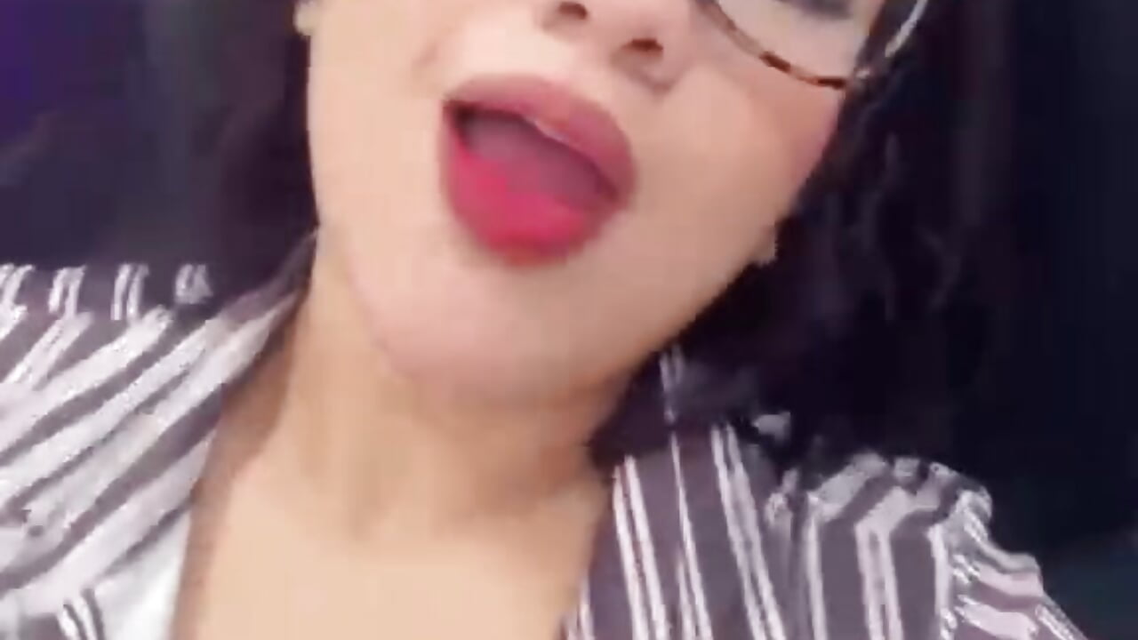 sexy secretary! - video oleh model kamera afroditta_hill