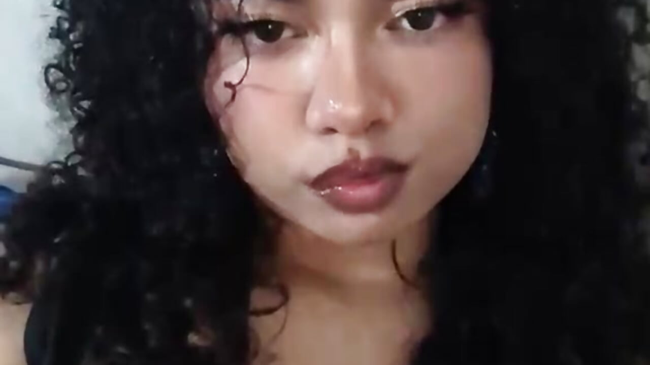 Hi there - video by cloe_lovee cam model