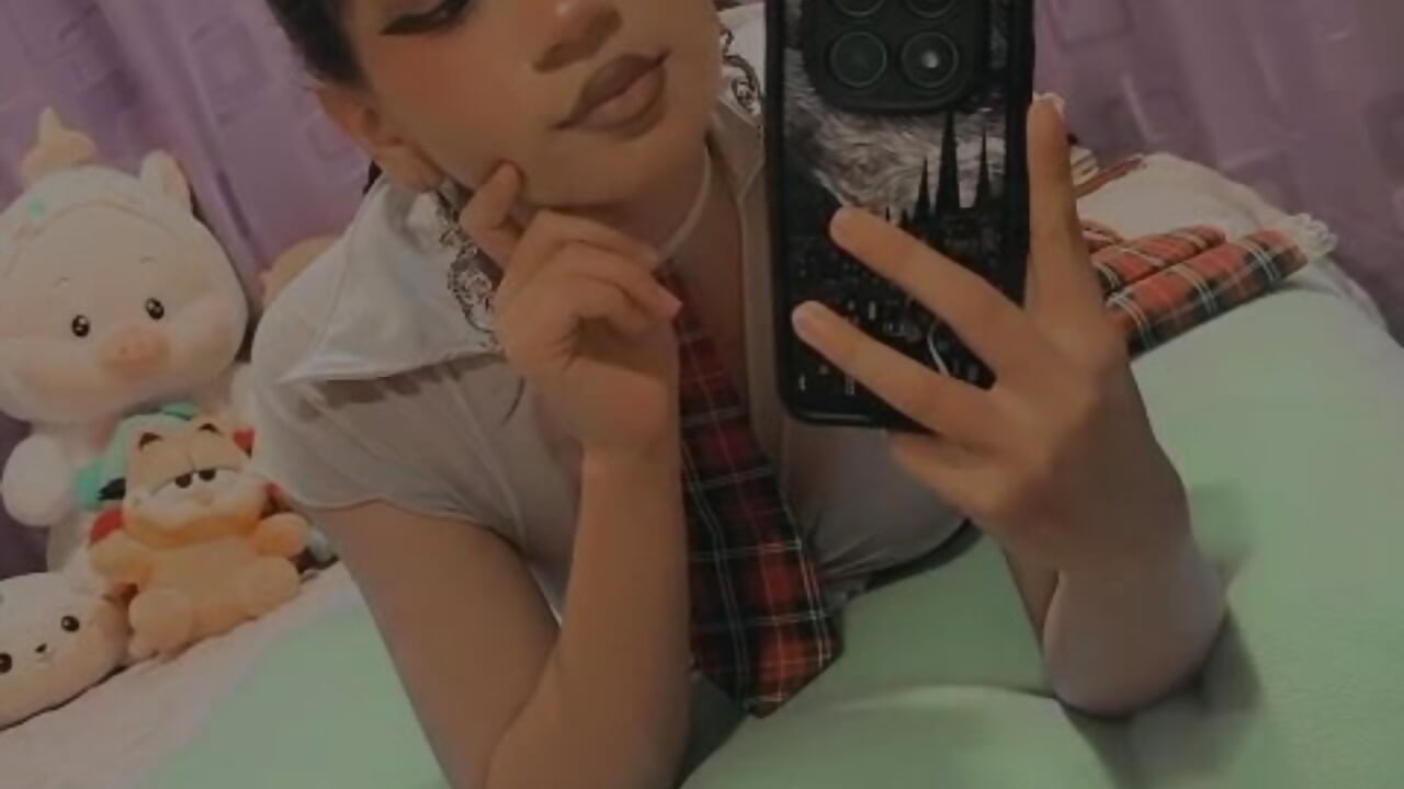 WhatsApp Video 2026-05-21 at 9,20,05 PM - video oleh model kamera Henutmire_Rossi