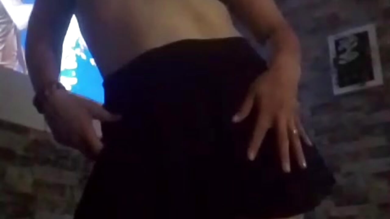 sexy dance in my hause 🔥🔥 - video by eby_muriel cam model