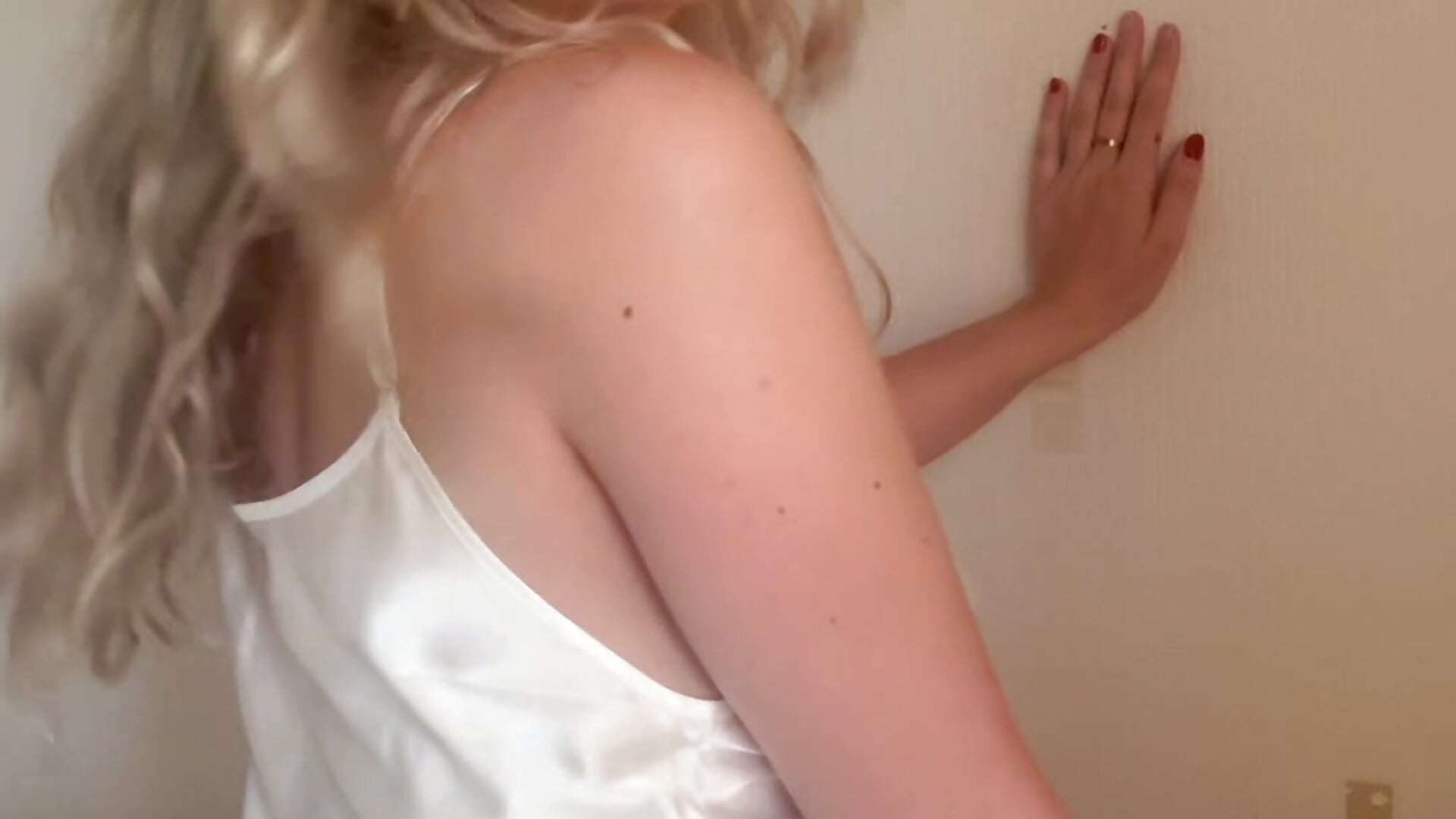 Tease – video af Lily-King cam-model