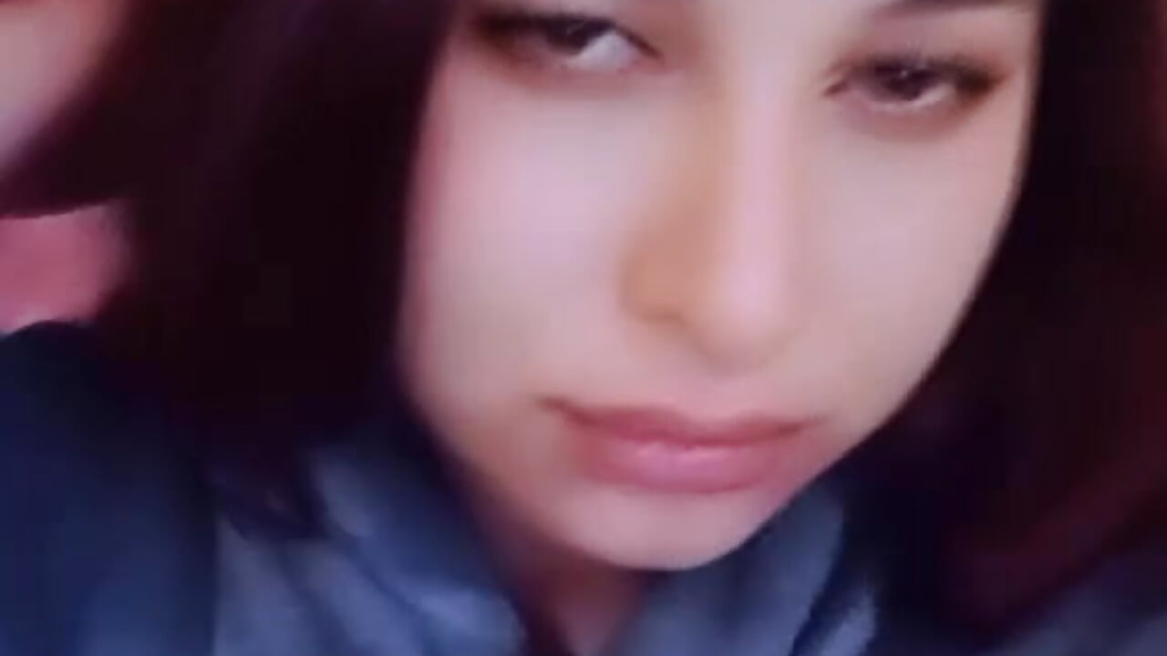 My face - vídeo de la modelo de cam Reginanoir