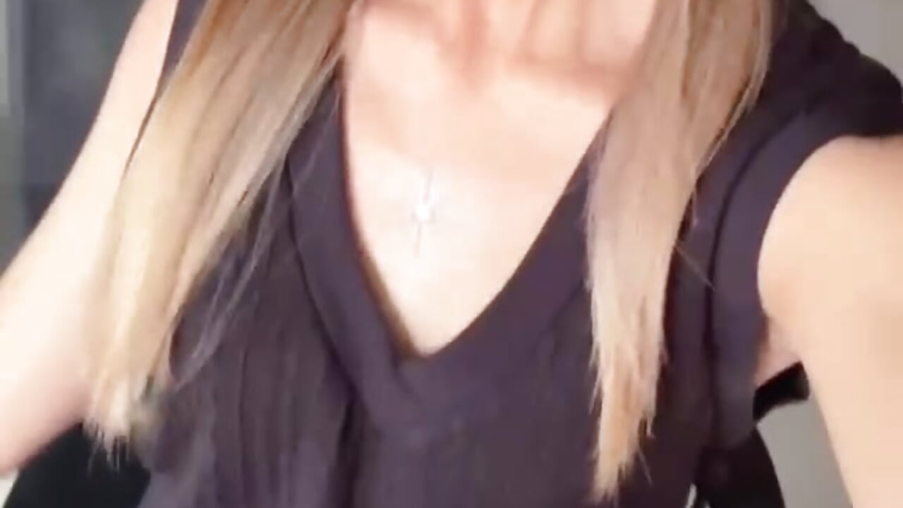 isaa 😍🤤 shy - video by isa_sweet1_ cam model